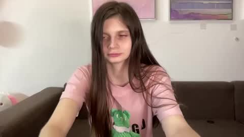 Snapshot of elliewalkersdreamgirl chatting on 02-06-25, 01:38 Effie1818 online show from 02-06-25, 01:38