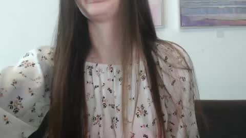 Snapshot of elliewalkersdreamgirl chatting on 02-16-25, 05:04 Effie1818 online show from 02-16-25, 05:04