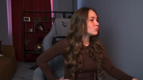 Elin online show from 03-24-26, 05:45