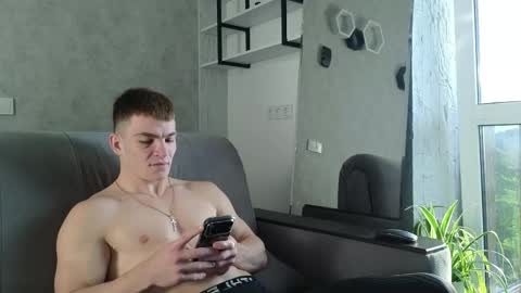 elliot_muscle04 online show from 05-05-26, 03:31