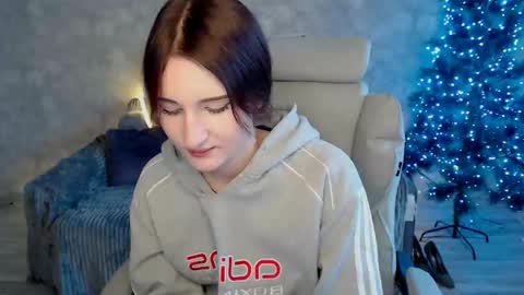 Snapshot of ellisjoy chatting on 12-19-25, 10:44 Ellis online show from 12-19-25, 10:44