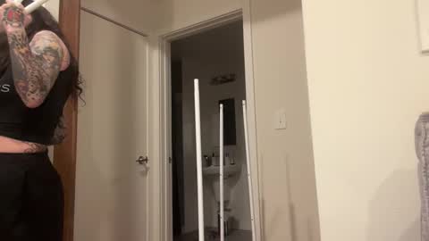 Elli X Raven online show from 03-17-26, 11:30