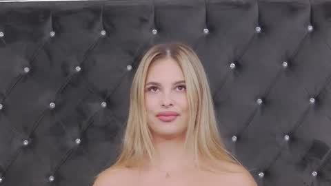 Elsa Jean online show from 09-10-25, 02:33