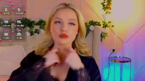 Snapshot of elly_linn chatting on 04-23-26, 10:01 Elly Linn online show from 04-23-26, 10:01