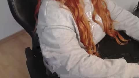 Elly online show from 01-06-26, 01:37