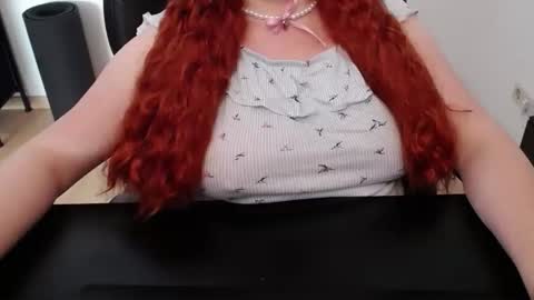 Elly online show from 05-18-26, 12:55