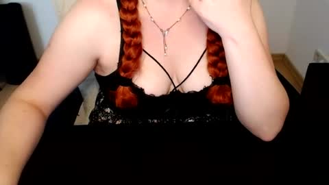 Snapshot of elly_petite chatting on 07-01-26, 07:21 Elly online show from 07-01-26, 07:21