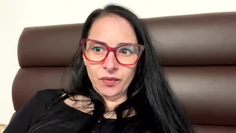 ellyadavis online show from 11-22-25, 06:56