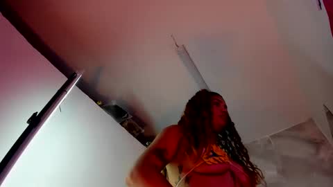 Snapshot of ellybloom chatting on 04-06-26, 01:45 ellybloom online show from 04-06-26, 01:45