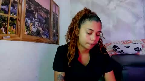 Snapshot of ellybloom chatting on 04-19-26, 01:43 ellybloom online show from 04-19-26, 01:43