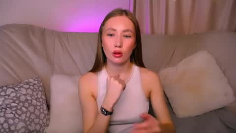 Snapshot of ellycolins_ chatting on 05-03-26, 02:50 Elly online show from 05-03-26, 02:50