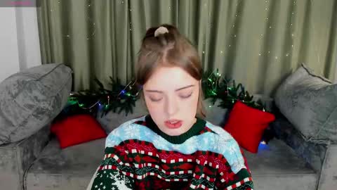 Snapshot of ellyford chatting on 12-08-24, 05:22 Elly online show from 12-08-24, 05:22