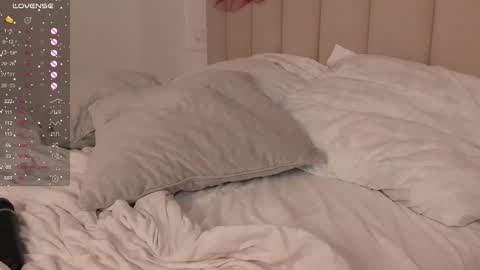 Snapshot of ellyford chatting on 03-07-25, 04:55 Elly online show from 03-07-25, 04:55