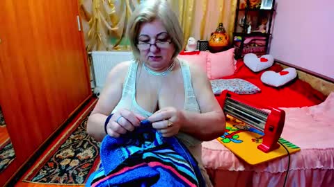 ellyhot53 online show from 01-28-25, 03:14