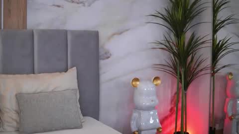 Elly online show from 10-12-25, 08:08