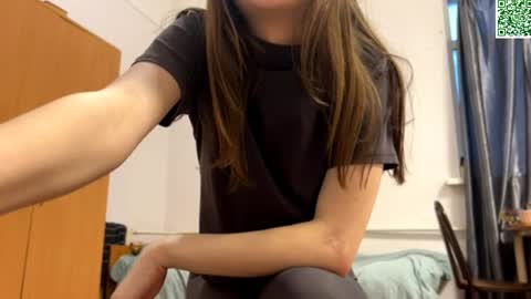 Snapshot of ellyspoerer chatting on 04-04-26, 04:26 Sonya online show from 04-04-26, 04:26