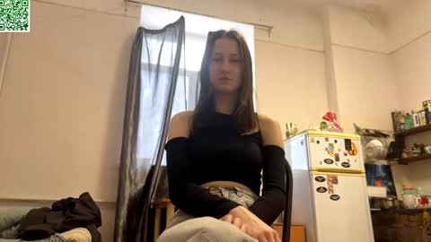 Snapshot of ellyspoerer chatting on 04-10-26, 04:06 Sonya online show from 04-10-26, 04:06