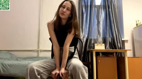 Snapshot of ellyspoerer chatting on 04-10-26, 04:12 Sonya online show from 04-10-26, 04:12