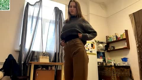 Snapshot of ellyspoerer chatting on 04-11-26, 04:17 Sonya online show from 04-11-26, 04:17