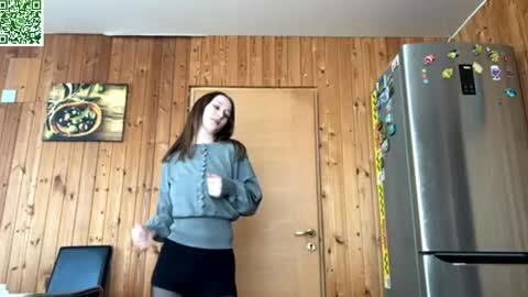 Snapshot of ellyspoerer chatting on 04-21-26, 08:42 Sonya online show from 04-21-26, 08:42