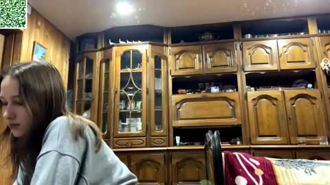 Snapshot of ellyspoerer chatting on 04-22-26, 04:04 Sonya online show from 04-22-26, 04:04