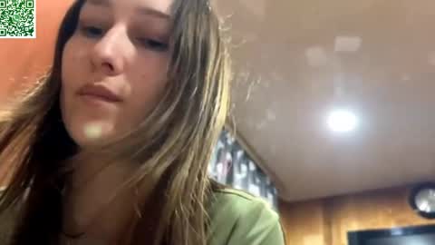 Snapshot of ellyspoerer chatting on 04-22-26, 04:08 Sonya online show from 04-22-26, 04:08