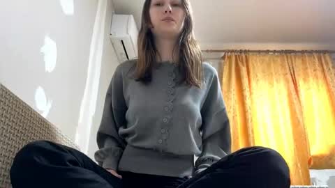 Snapshot of ellyspoerer chatting on 04-23-26, 12:29 Sonya online show from 04-23-26, 12:29
