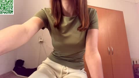 Snapshot of ellyspoerer chatting on 05-07-26, 03:17 Sonya online show from 05-07-26, 03:17