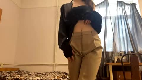 Snapshot of ellyspoerer chatting on 05-18-26, 03:07 Sonya online show from 05-18-26, 03:07