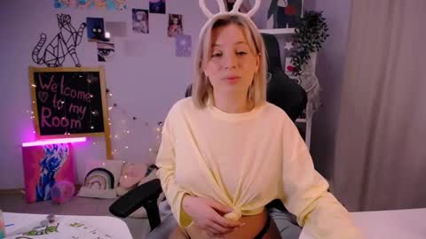 Snapshot of ellysunlover chatting on 02-13-25, 09:17 ELLY online show from 02-13-25, 09:17