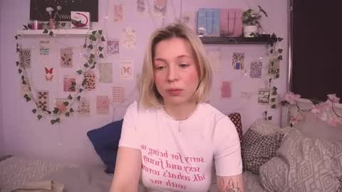Snapshot of ellysunlover chatting on 03-05-25, 03:29 ELLY online show from 03-05-25, 03:29