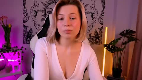 Snapshot of ellysunlover chatting on 03-09-25, 03:22 ELLY online show from 03-09-25, 03:22