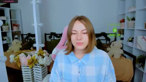 elma_lily online show from 12-19-25, 07:04