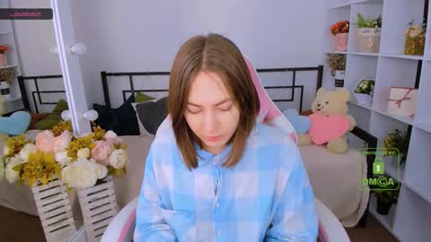 elma_lily online show from 01-19-26, 06:39