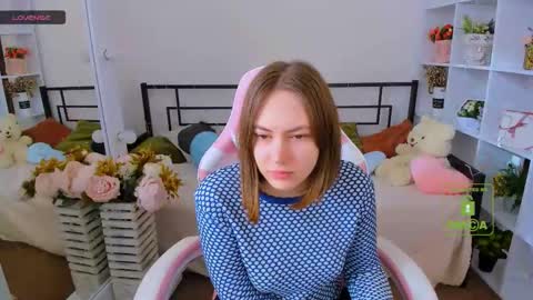 elma_lily online show from 02-04-26, 08:09