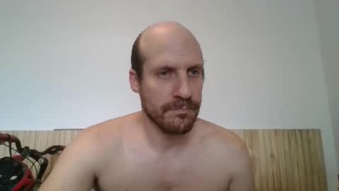 Snapshot of elmatirestrepo chatting on 03-29-26, 02:39 Mati Restrepo online show from 03-29-26, 02:39