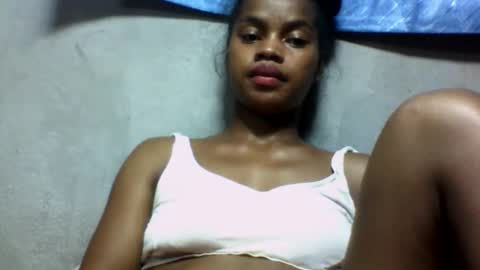 elodie228680 online show from 05-27-26, 06:38