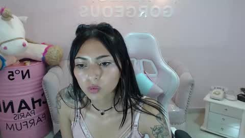 Elody  online show from 02-08-25, 09:35