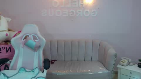 Elody  online show from 02-21-25, 09:45