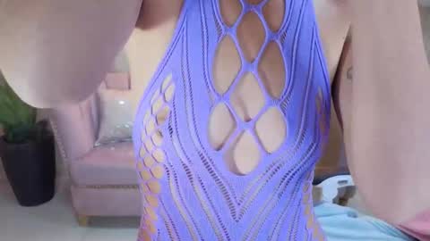 Elody  online show from 10-15-25, 03:39