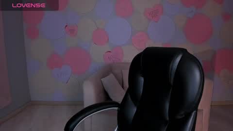 ELOISA OLIVERO online show from 12-22-24, 11:11