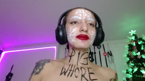 Snapshot of eloise_brown_ chatting on 12-09-24, 12:23 Chelsea Please help me to reach 100 thumbs up online show from 12-09-24, 12:23