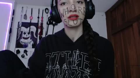 Snapshot of eloise_brown_ chatting on 01-07-25, 02:53 Chelsea Please help me to reach 100 thumbs up online show from 01-07-25, 02:53