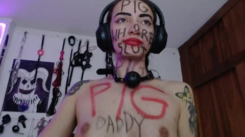 Snapshot of eloise_brown_ chatting on 01-08-25, 01:21 Chelsea Please help me to reach 100 thumbs up online show from 01-08-25, 01:21