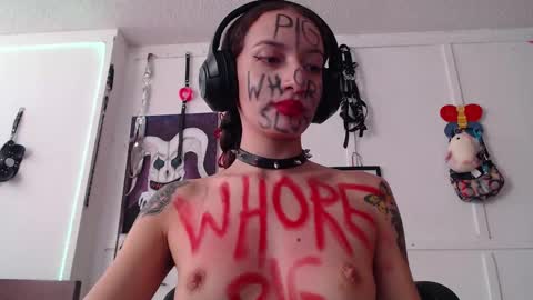 Snapshot of eloise_brown_ chatting on 01-14-25, 09:41 Chelsea Please help me to reach 100 thumbs up online show from 01-14-25, 09:41