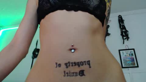 Snapshot of eloise_brown_ chatting on 01-17-25, 01:36 Chelsea Please help me to reach 100 thumbs up online show from 01-17-25, 01:36