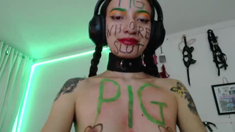 Snapshot of eloise_brown_ chatting on 01-22-25, 01:20 Chelsea Please help me to reach 100 thumbs up online show from 01-22-25, 01:20