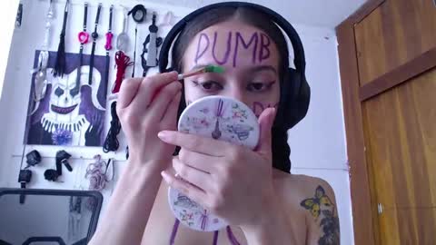 Snapshot of eloise_brown_ chatting on 01-29-25, 09:50 Chelsea Please help me to reach 100 thumbs up online show from 01-29-25, 09:50