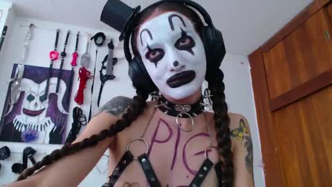 Snapshot of eloise_brown_ chatting on 01-30-25, 09:36 Chelsea Please help me to reach 100 thumbs up online show from 01-30-25, 09:36