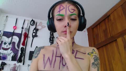 Snapshot of eloise_brown_ chatting on 02-18-25, 09:31 Chelsea Please help me to reach 100 thumbs up online show from 02-18-25, 09:31